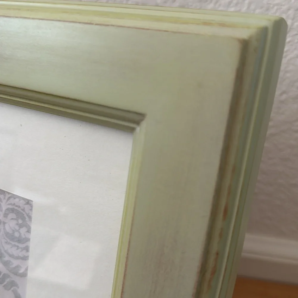 NWOT 10”x12” heavy pale green rustic look desk frame w/mat for 3.5”x5” photo